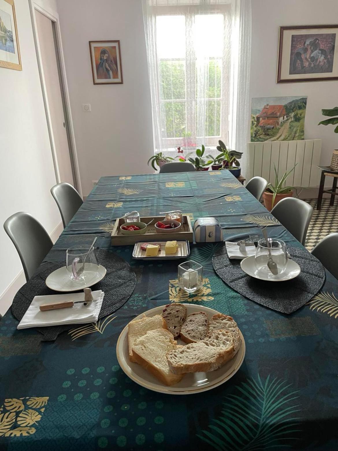 Les Agapanthes Bed & Breakfast Vaux-en-Beaujolais Luaran gambar